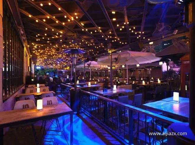郑州酒吧装修设计方案，让人愉悦的酒吧空间