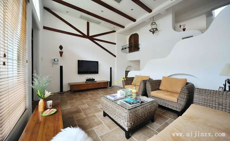  恬静淡雅的地中海风格别墅客厅装修效果图