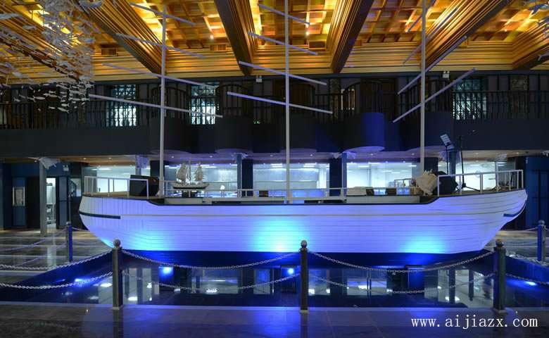 个性奢华的海洋主题火锅餐馆前厅装修效果图