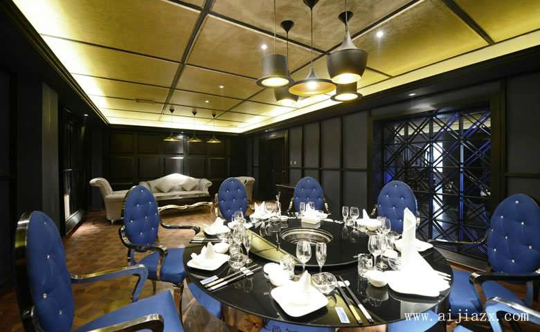 黑色潮流的海洋主题火锅餐馆大包间装修效果图