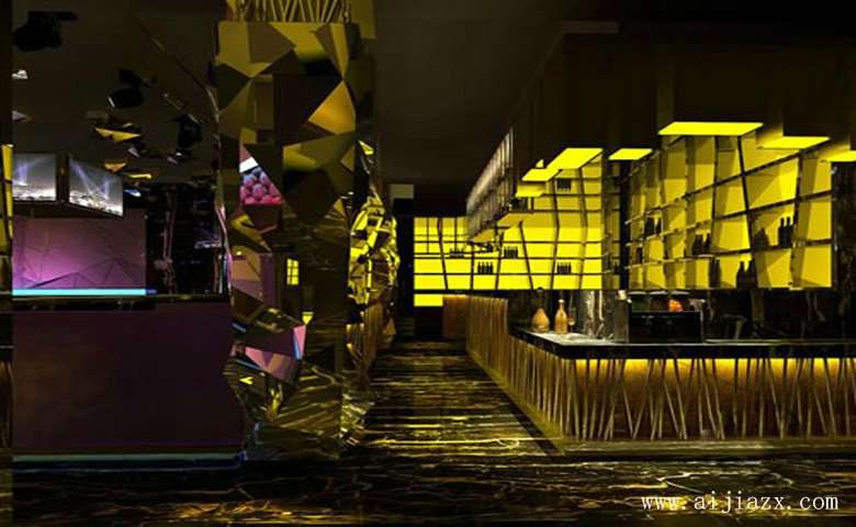 金色奢华的酒吧吧台装修效果图