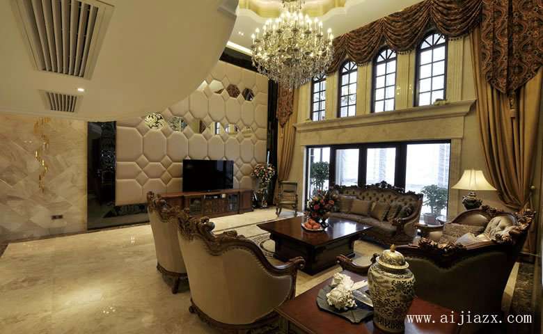 奢华优雅的欧式风格复式客厅装修效果图